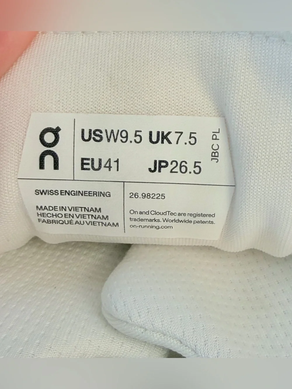 On Cloudnova 2 women’s sneakers in White, size 9.5,